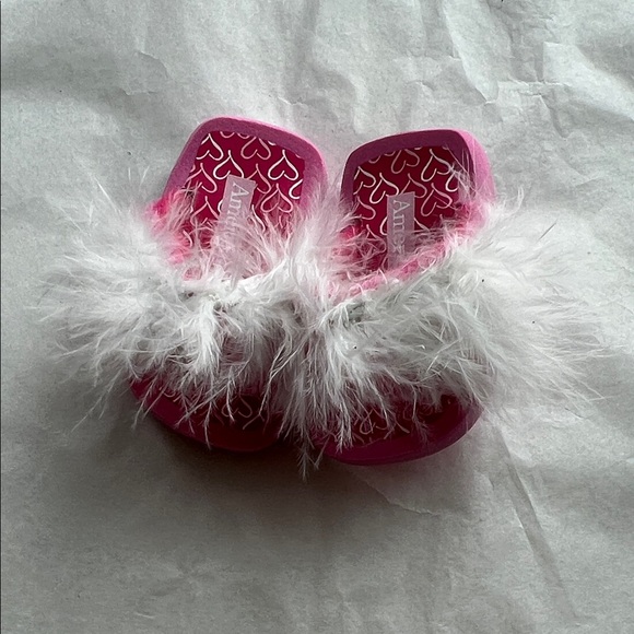 American Girl Fluffy Flip Flops Pink sandals 18” dollars - Picture 1 of 8